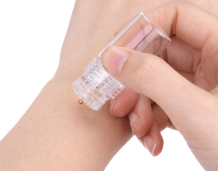 Diaminy hydra needle